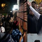 மக்கள் தொகை கணக்கெடுப்பு குழுக்கள் மீது நடத்தப்பட்ட தாக்குதலில் 2பாகிஸ்தான் அதிகாரிகள் பலி
