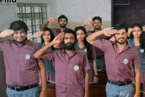 இணையத்தை ஆக்கிரமித்த சாரா அலிகானின் புகைப்படங்கள்!
