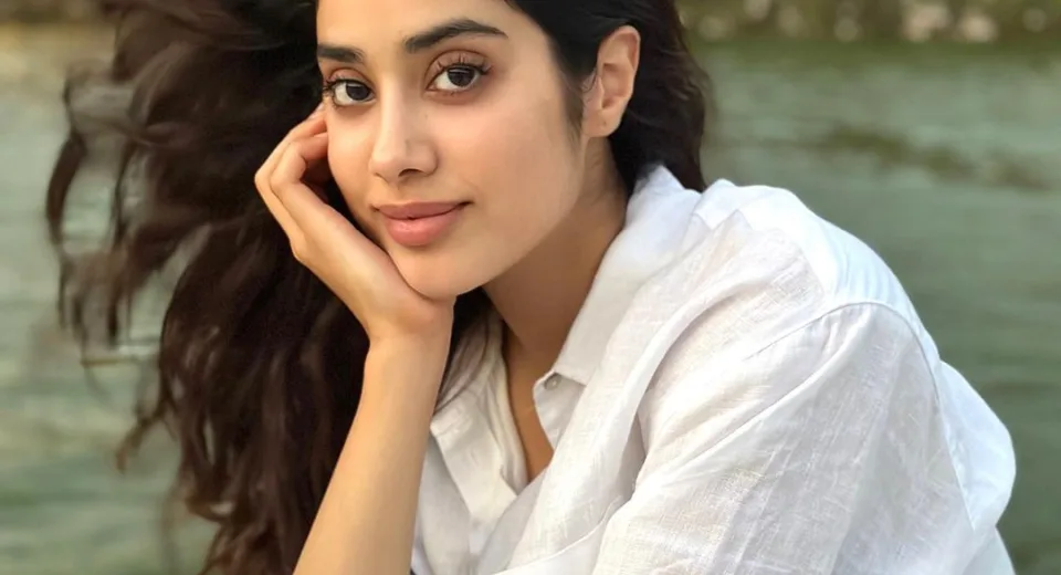 Janhvi Kapoor takes aims at youth with the sexy Instagram photos