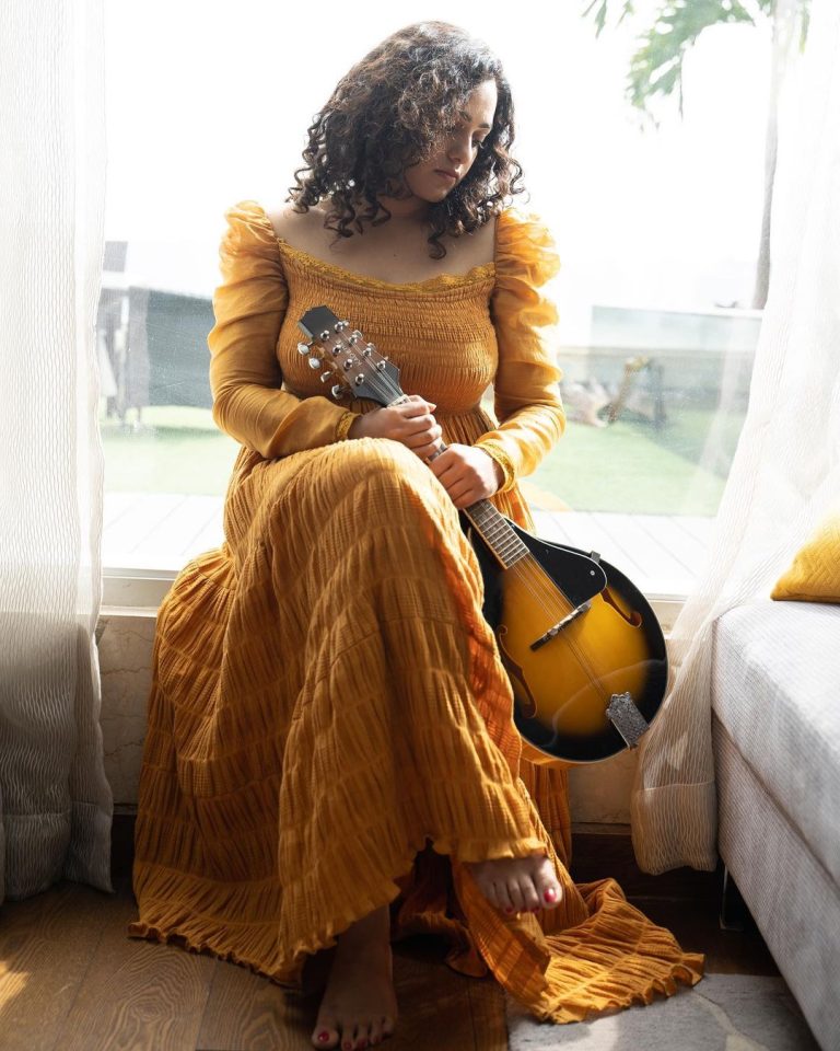Nithiya Menon sexy pose