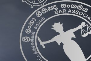 ஸ்ரீ ராமரின் படத்தை பார்க்க நேரில் வந்த ஹனுமான்!!  இதற்குத்தான் ஷீட் ஒதுக்கப்பட்டதா?
