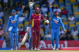 சிங்கப்பூரில் முடிவுக்கு வரும் காசோலைகளின் பயன்பாடு