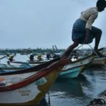 மெக்சிகோவில் நகர காவல் அலுவலகத்தில் வெடிகுண்டு தாக்குதல்; காவல் உயரதிகாரிகள் 3 பேர் பலி