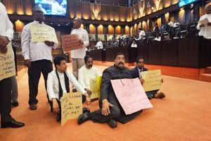 அமெரிக்க-தென்கொரிய ராணுவ தொழில்நுட்பங்களை திருடிய வடகொரியாவின் ஹேக்கர்கள் குழு