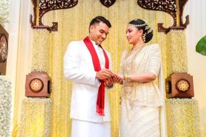 மிஸ் யுனிவர்ஸ்!! இறுதி போட்டியாளர்களிடம் மேலாடையை கழற்றச் சொன்னதால் பெரும் சர்ச்சை