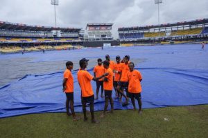 மத்திய பிரதேசத்தில் இடம்பெற்ற கோர விபத்து!!! ஐவர் பலி