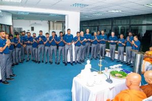 அமெரிக்காவில் நீர்வீழ்ச்சியில் இருந்து தவறி விழுந்த பெண் பரிதாபமாக உயிரிழப்பு