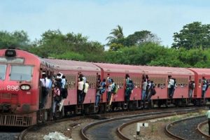 பாலியல் வழக்கில் இருந்து விடுவிக்கப்பட்ட தனுஷ்கா 11 மாதங்களுக்குப் பிறகு நாடு திரும்பினார்