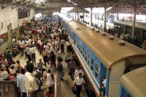 தனது  நிர்வாண படங்களை விற்பனை செய்த பெண் கைது! : கொழும்பில் சம்பவம்!