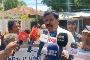 திருகோணமலையில் உழவு இயந்திரம் விபத்துக்குள்ளானதில் மூன்று பிள்ளைகளின் தந்தை பலி