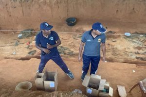 இலங்கை – ஹாலிஎல பகுதியில் மண்மேடு சரிந்து விழுந்து இரு பெண்கள் உயிரிழப்பு!