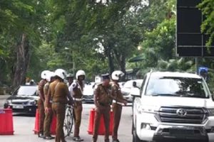 பிரதமர் அலுவலகத்தில் தீபாவளி கொண்டாட்டம்… விளக்கேற்றி வழிபட்ட ரிஷி சுனக்