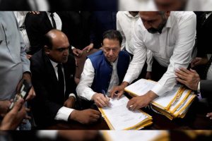 இரண்டு உக்ரேனிய வீரர்களுக்கு ரஷ்யாவில் சிறைத்தண்டனை