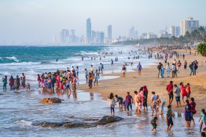 பிரான்ஸில் பெற்றோர்களுடன் இணைந்து சிறுவர்கள் செய்யும் அதிர்ச்சி செயல்