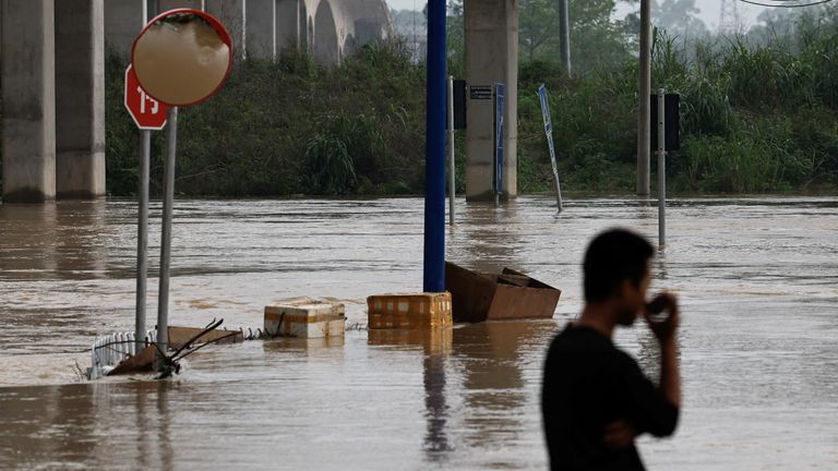 skynews-china-flood-flooding_6529652