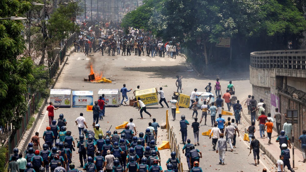 Bangladesh violence: 32 killed, over 100 injured