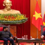 சீனாவில் அதிக பணிச்சுமையால் திருமணத்திற்கு தயாரான மணமகன் உயிரிழப்பு!