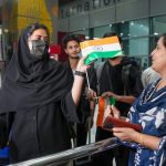 காலாவதியான பொருட்களை விற்பனை செய்த 3 பல்பொருள் அங்காடிகளுக்கு அபராதம்