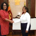 பயணிகள் விமானத்திற்கு ஆபத்து விளைவிக்கும் வகையில் வந்த அமெரிக்காவின் குண்டுவீச்சு விமானம்!