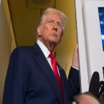 Amazon நிறுவனத்தில் பணியாற்றும் இந்தியருக்கு அதிர்ச்சி! விமானம் தரையிறங்கியதும் வந்த தகவல்