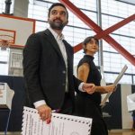 பொதுஜன பெரமுன, ஐ.தே.க கூச்சல் குறித்து பொன்சேகா அதிருப்தி