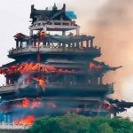 இந்தோனேசியாவில் மண்ணில் புதையுண்ட 21 பேர் – மீட்பதில் சிரமம்!