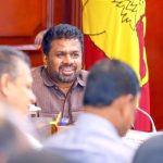 பிரித்தானியாவின் பிரபல எழுத்தாளர் – தகாத நடத்தை குற்றச்சாட்டுகளுக்கு மறுப்பு