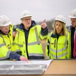 குடும்பத்துடன் கிறிஸ்துமஸ் தேவாலய சேவையில் கலந்துகொண்ட மன்னர் சார்லஸ்