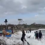 லண்டன் விமான நிலையத்தில் பயணிகள் மீது மிளகு தண்ணீர் தெளிப்பு!