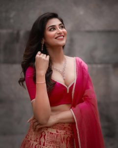 Indhuja Ravichandran latest stylish photoshoot viral images