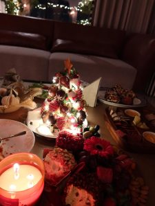 #KritiSanon #Christmas2025 #FamilyTime #MerryChristmas #BollywoodCelebration #KritiSanonPhotos #ViralNews #MerryChristmasKriti