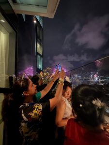 நதியா (Actress Nadiya), நதியா புத்தாண்டு கொண்டாட்டம் (Nadiya New Year celebration), நதியா லேட்டஸ்ட் போட்டோஸ் (Nadiya latest photos), சிட்னி புத்தாண்டு 2026 (Sydney New Year 2026), சினிமா செய்திகள் (Cinema news Tamil)