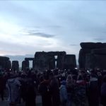 பிரான்ஸ் ஜனாதிபதியின் இல்லத்தில் கைவரிசையை காட்டிய பணிப்பெண்!