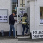 வங்கதேசத்தில் தீக்கிரையாக்கப்பட்ட அரசியல் தலைவரின் வீடு – சிறுமி பலி!