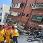 மகாராஷ்டிராவில் நிதி நெருக்கடியால் பெற்றோரை கொன்று ரயில் முன் பாய்ந்த 2 மகன்கள்