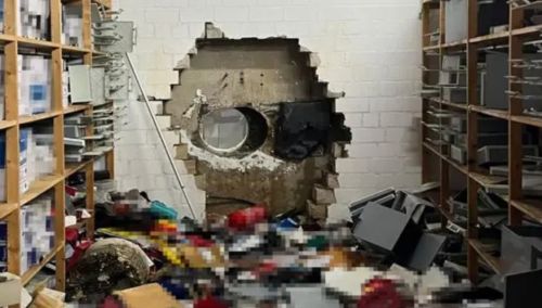 #GermanyBankHeist #BankRobbery #Gelsenkirchen #Sparkasse #CrimeScene #InternationalNews #35MillionDollar #TamilNews #TrendingNews