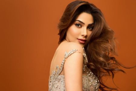 #NikkiTamboli #BoldAndBeautiful #AttitudeStatus #NikkiTamboliOfficial #ViralCaption #BollywoodNews #TrendingNow