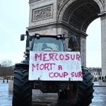 பிரதமரிடமிருந்து கல்வி அமைச்சு பறிப்பு?