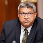 இலங்கையில் அரசியல் புயலை கிளப்பிவிட்டுள்ள ஆங்கில பாடத்திட்டம்: பிரதமர் பதவி விலகவேண்டும் என வலியுறுத்து!