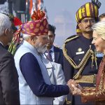 அமெரிக்காவில் தீவிபத்தில் சிக்கிய  தனியார் ஜெட் விமானம்  : 08 பேரின் நிலை குறித்து கவலை!