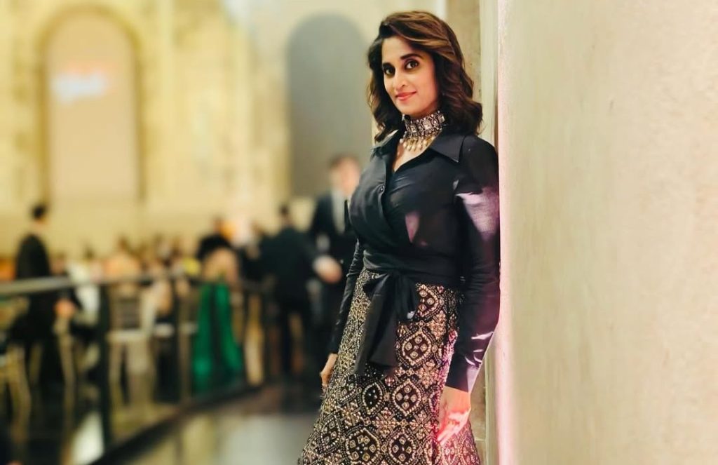 #AjithKumar #ShaliniAjith #ThalaAjith #AjithFamily #TrendingNow #ViralPhotos #KollywoodCouples #EvergreenShalini