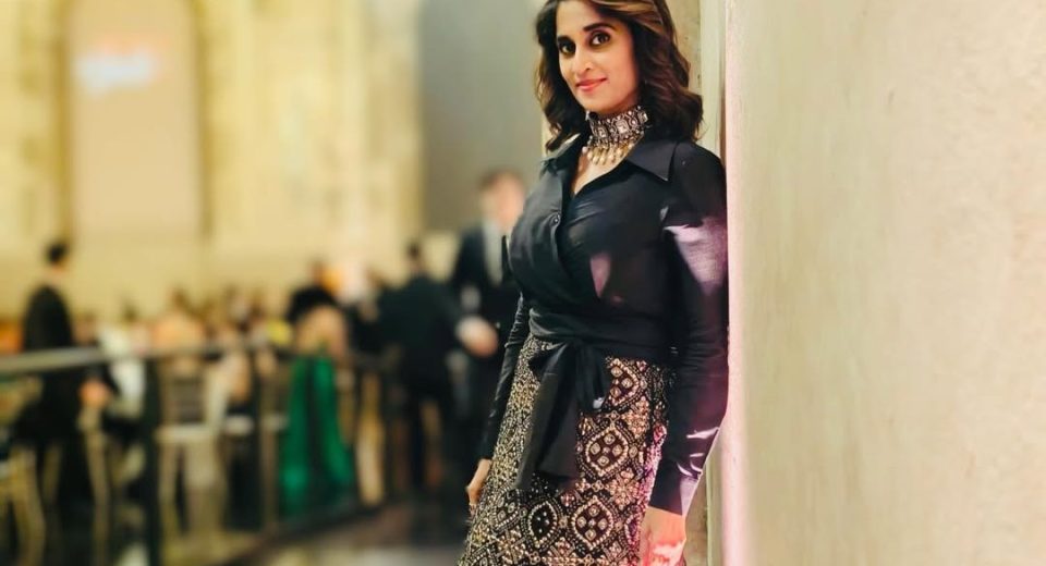 #AjithKumar #ShaliniAjith #ThalaAjith #AjithFamily #TrendingNow #ViralPhotos #KollywoodCouples #EvergreenShalini