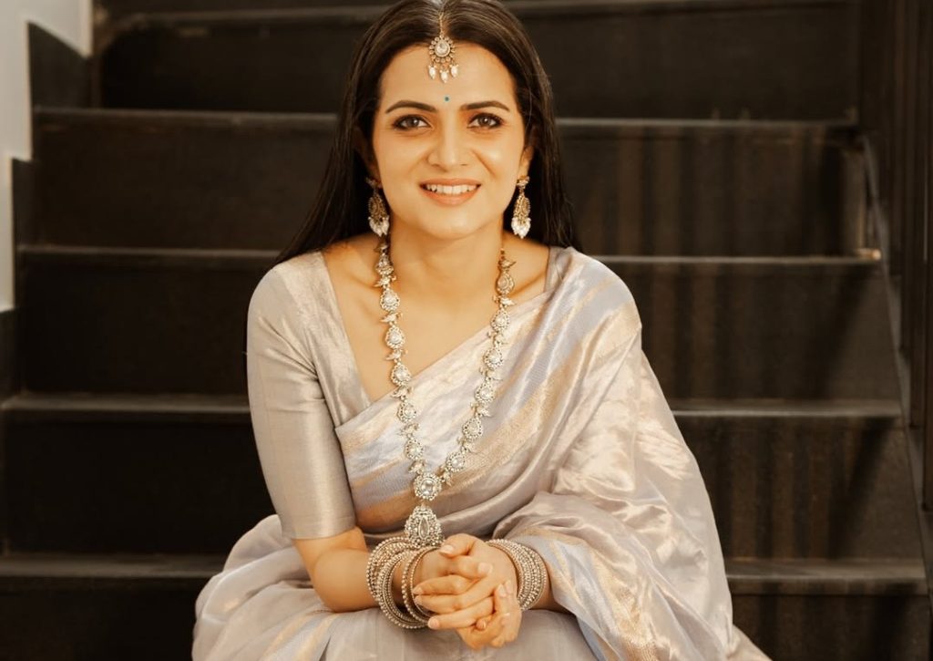 #DD #Divyadharshini #DDPongal #TamilVJ #SareeLove #Pongal2026 #ViralPhotos #DDFanPage