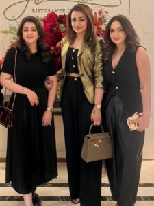 த்ரிஷா, சார்மி கவுர், நிகிஷா படேல், சினிமா செய்திகள், வைரல் போட்டோ, Trisha Krishnan, Charmme Kaur, Nikesha Patel, Celebrity Friendship, Viral Post.