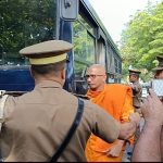 தென்கொரியாவின் முன்னாள் ஜனாதிபதியின் மனைவிக்கு  சிறை தண்டனை!