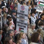 ஆஸ்திரேலியாவில் பற்றி எரியும் காடு : மக்களை வெளியேறுமாறு உத்தரவு!