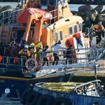 பொலிவியாவில் விமான விபத்து : 15 பேர் பலி!! தெருவெங்கும் பணமழை!