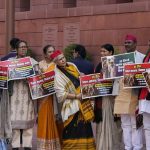 ஆளுங்கட்சிக்கு நேசக்கரம் நீட்டி பதவியை இழந்த பெண் அரசியல்வாதி!