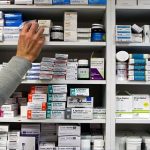 பிரான்ஸில் 14 வயது மாணவரின் வெறிச் செயல் – உயிருக்கு போராடும் ஆசிரியர்!