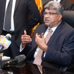 இன்னும் கலையாத ‘போர் மேகம்’